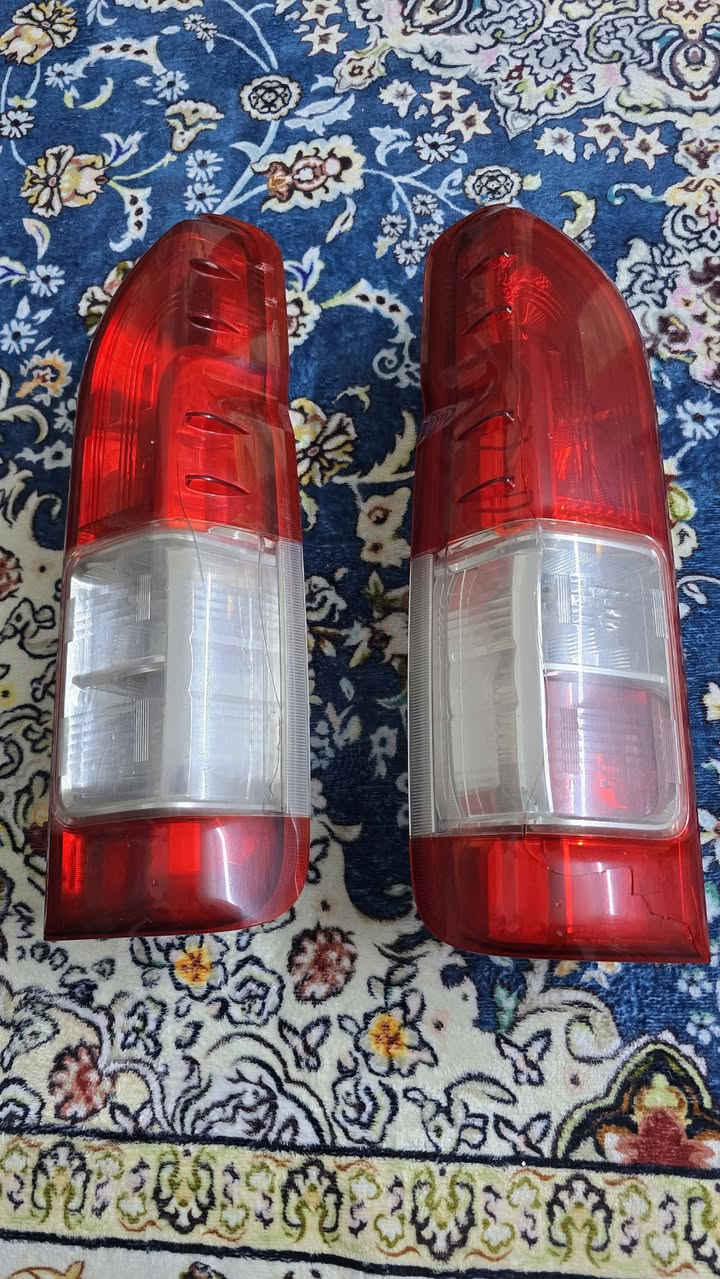 سلام عليكم عندي زوج بك لايت اصلي مآل هايسه موديل ١٨ بس بيهم فطر ازغير رايدهن ٦٠ الف الاتصال على الرقم ***********
