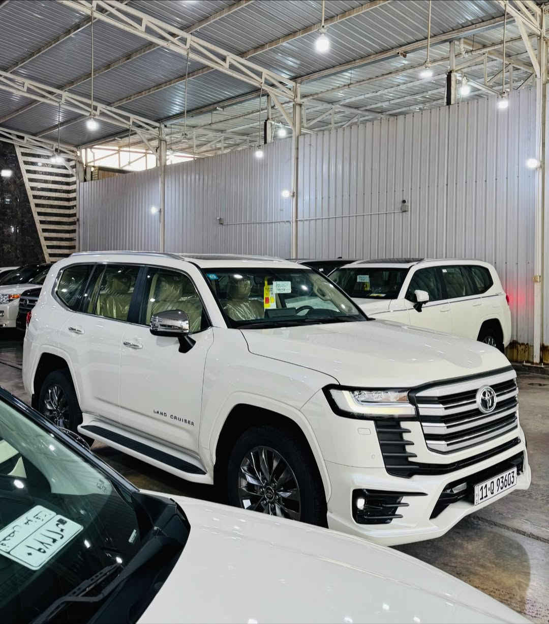 ╔🔥♥️ مجموعة الملك لتجارة السيارات ♥️🔥══╗

♥️عروض العيد الفطر المبارك اركبو خلو عيديتكم علينه

🔥 عروض الأسعار نار – تويوتا لاندكروزر 2024 🔥

🚘 تويوتا لاندكروزر VX PLUS LIMITED

📅 موديل: 2024
📍 الممشى: 29 ألف كم
✅ ضمان ساس 4 سنوات

✨🔥المواصفات الأساسية:
 • محرك 4.000 تنفس طبيعي 
 • ناقل حركة أوتوماتيك 10 سرعات
 • نظام دفع رباعي 4×4
 • 7 مقاعد جلد فاخر مع تدفئة وتبريد
 • شاشة وسطية 12.3 إنش
 • نظام صوتي JBL – 14 سماعة
 • فتحة سقف 
 • شحن لاسلكي + ثلاجة وسطية
 • Head-Up Display
 • كاميرات محيطية + حساسات
 • نظام أمان Toyota Safety Sense
 • باب خلفي كهربائي
 • جنوط 20 إنش

⸻

📍 العنوان: بغداد – الكريعات نهاية شارع المعارض
📞  *********** – *********** 

🔥 استغل العرض 🔥
