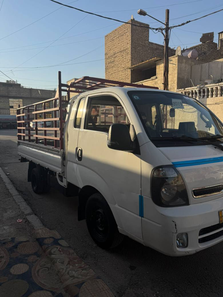 اسلام عليكم سياره بنگو 2019 نثيه مكينه 2700مفتوح 
بيها بارد جاملغ أو باب وبيها صبغ بل اهلالـ مال باب السياره  مكينه مجفته لا تنقيص ولا تبخير مكينه خير من الله 
حداده صدر تايرات جديد 
رايدها ب128وبيها مجال رقمها واسط ابسمي تحويل ثاني بوم 
رقم الهاتف *********** بغداد, العراق
