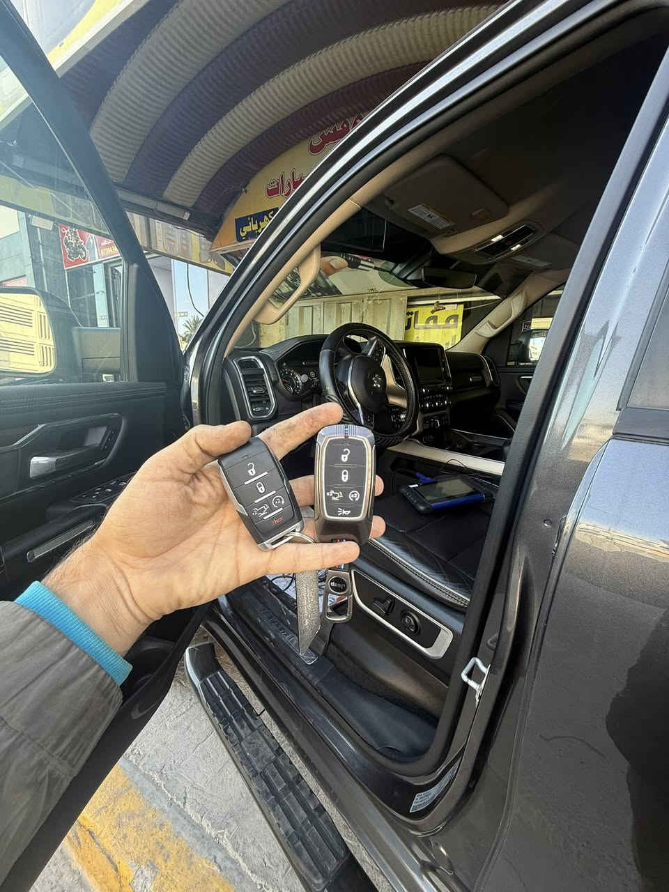 برمجه نسخه بصمه دوج رام اصلي وكاله 
مفاتيح ابو شهاب للمفاتيح الحديثه
***********
***********
#سويجات #ابومفاتيح #مقفول #بصمات
