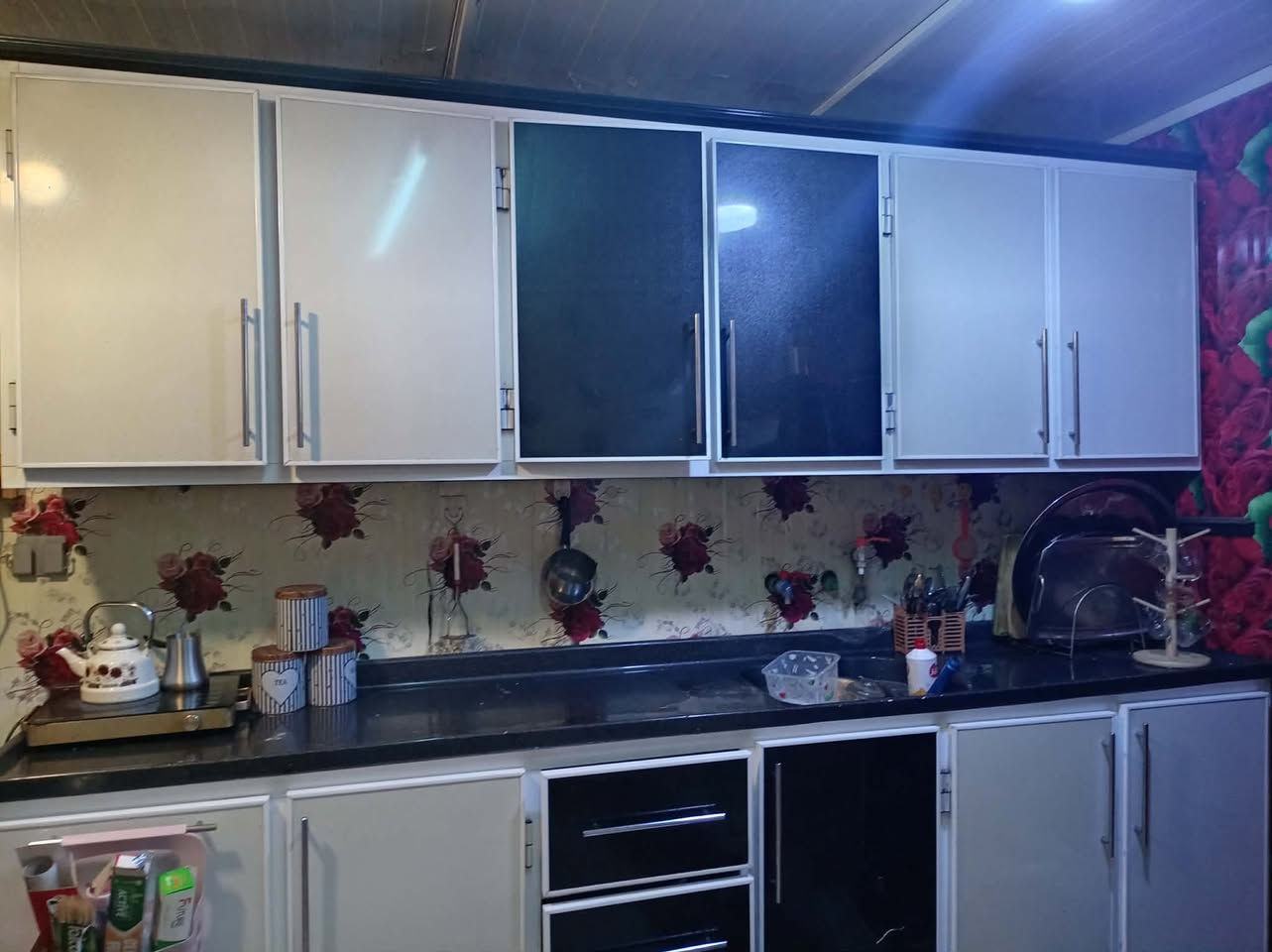 كاونتر مرمر ثقيل 3 امتار  نظيف جدا و تكمة  كلفني مليون و نص .. رايدته ب 650 تحولنه لمكان اصغر 😔


**إذا كنت صاحب هذا الإعلان وتريد حذفه لأي سبب، رجاءا أرسل رسالة إلى الدعم الفني**