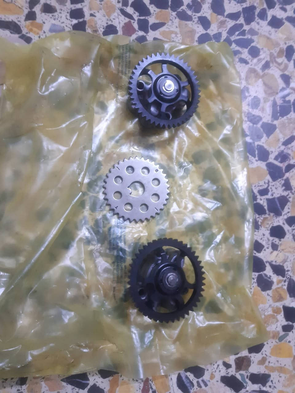 السلام عليكم  غراض للبيع الأصلي اكلج وعينة كتف والملف اويلبم مدينة الصدر ***********بي وتساب
