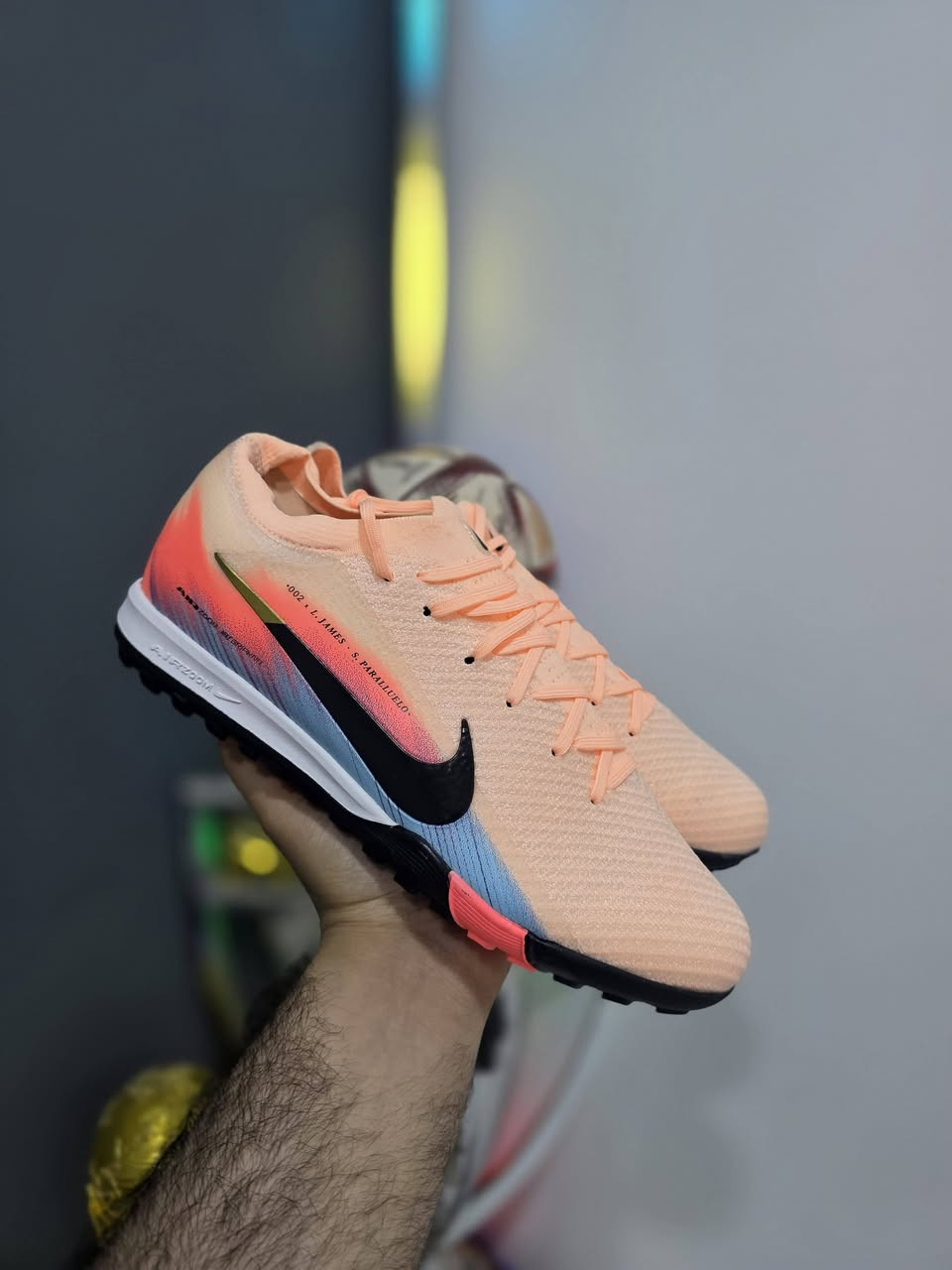 AIR zoom
متوفر جمله لدى #محلات_ماجد_الدلفي
#تجهيزات_ماجد_الدلفي
***********
