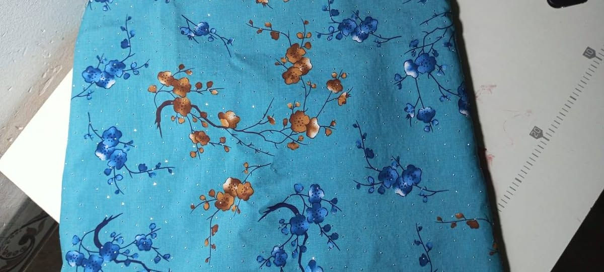 كشمير ايطالي ستراس
توصيل داخل الشطره متوفر 
واتساب 0782 443 8451
