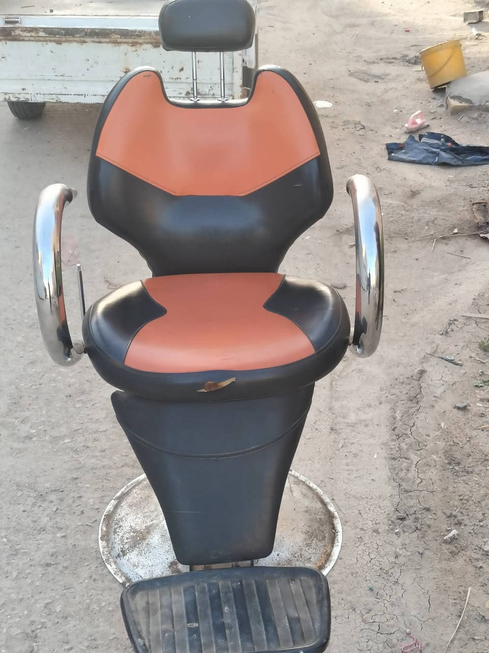 كرسي حلاقه لبيع جكه شغال وكلشي مابيه نضيف نفس لبل صوره مكاني لفضليه سعر100وبيه مجال لشراي


**إذا كنت صاحب هذا الإعلان وتريد حذفه لأي سبب، رجاءا أرسل رسالة إلى الدعم الفني**