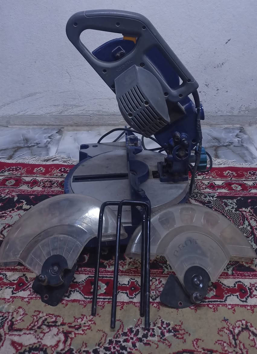 صوبات+كتر السعر داخل الصور ابيع شرط لاريحه ولا غاز المكان ايمن حي العامل الرقم ***********
