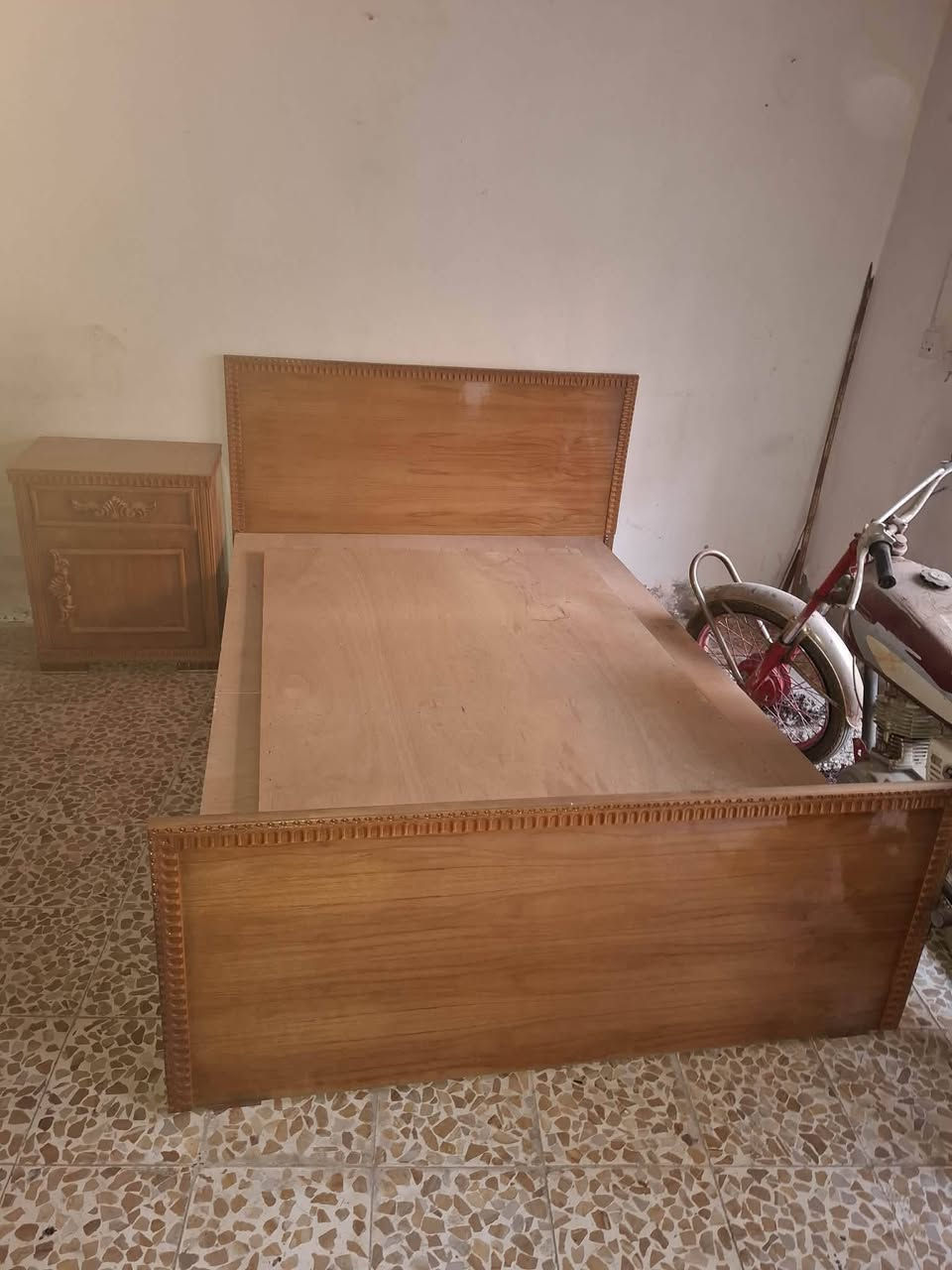 غرفه للبيع والسعر 400وبيها مجال والتفاصل خاص


**إذا كنت صاحب هذا الإعلان وتريد حذفه لأي سبب، رجاءا أرسل رسالة إلى الدعم الفني**