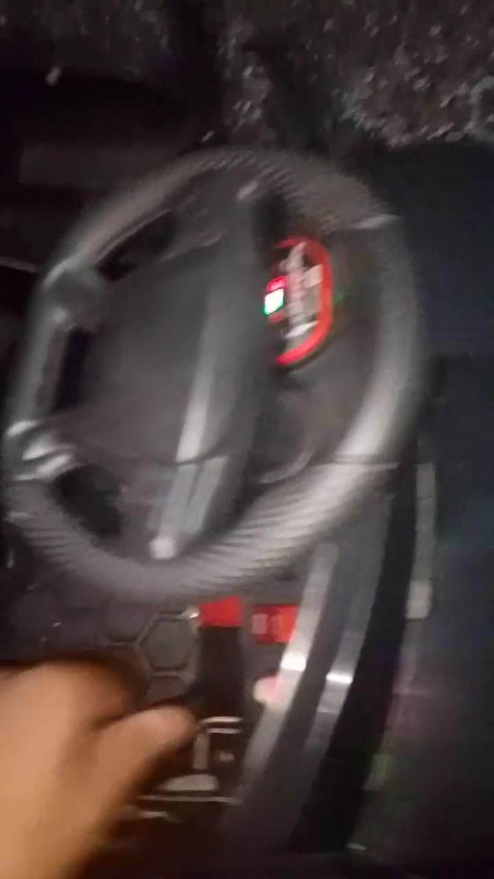 سلام عليكم سياره اطفال تحكم سمعات اواكس فول عله فول سعر 150مكان بغداد ستفسار الرقم او وتساب ***********
