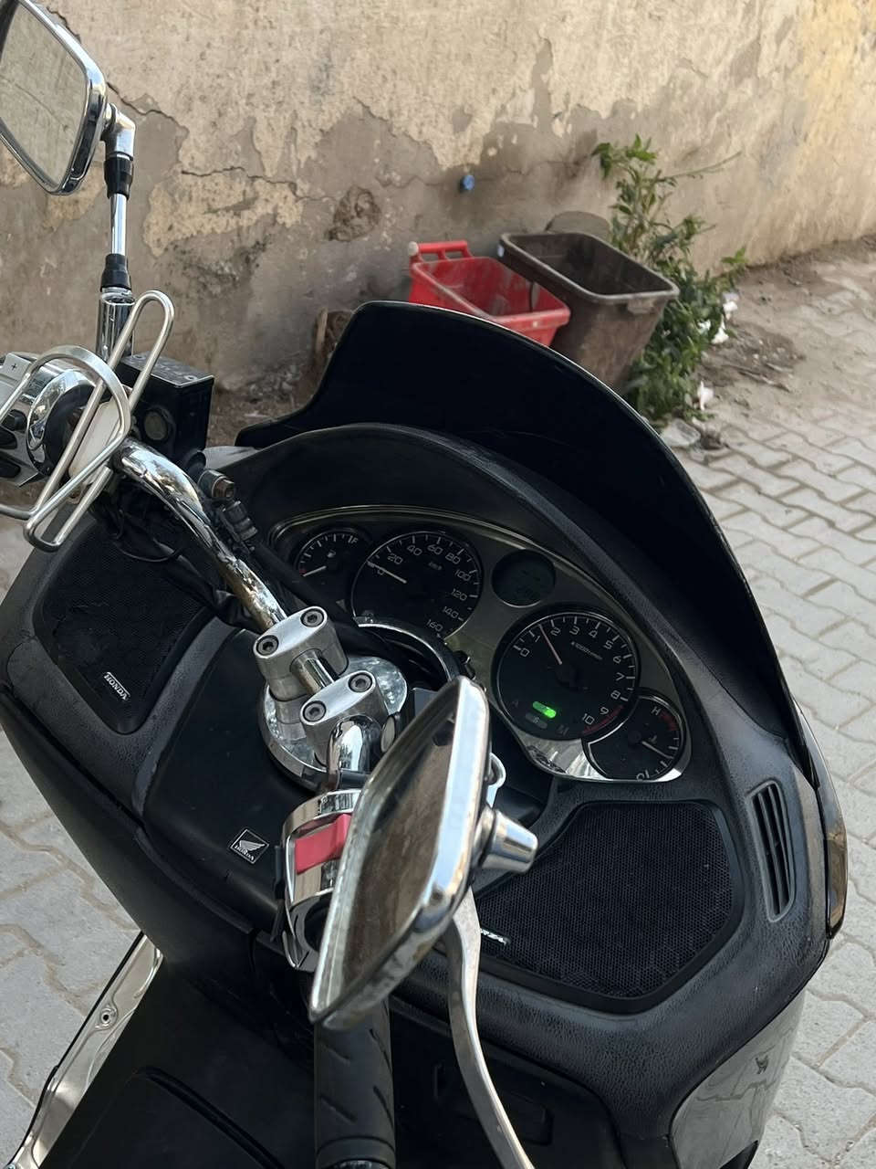 فورزه 0️⃣ 8️⃣ بصمه
جاهزه دراجه كير شغال 
مكينه ناعمه نكره بكل وقت
مكاني بغداد *********** 
السعر مليون
