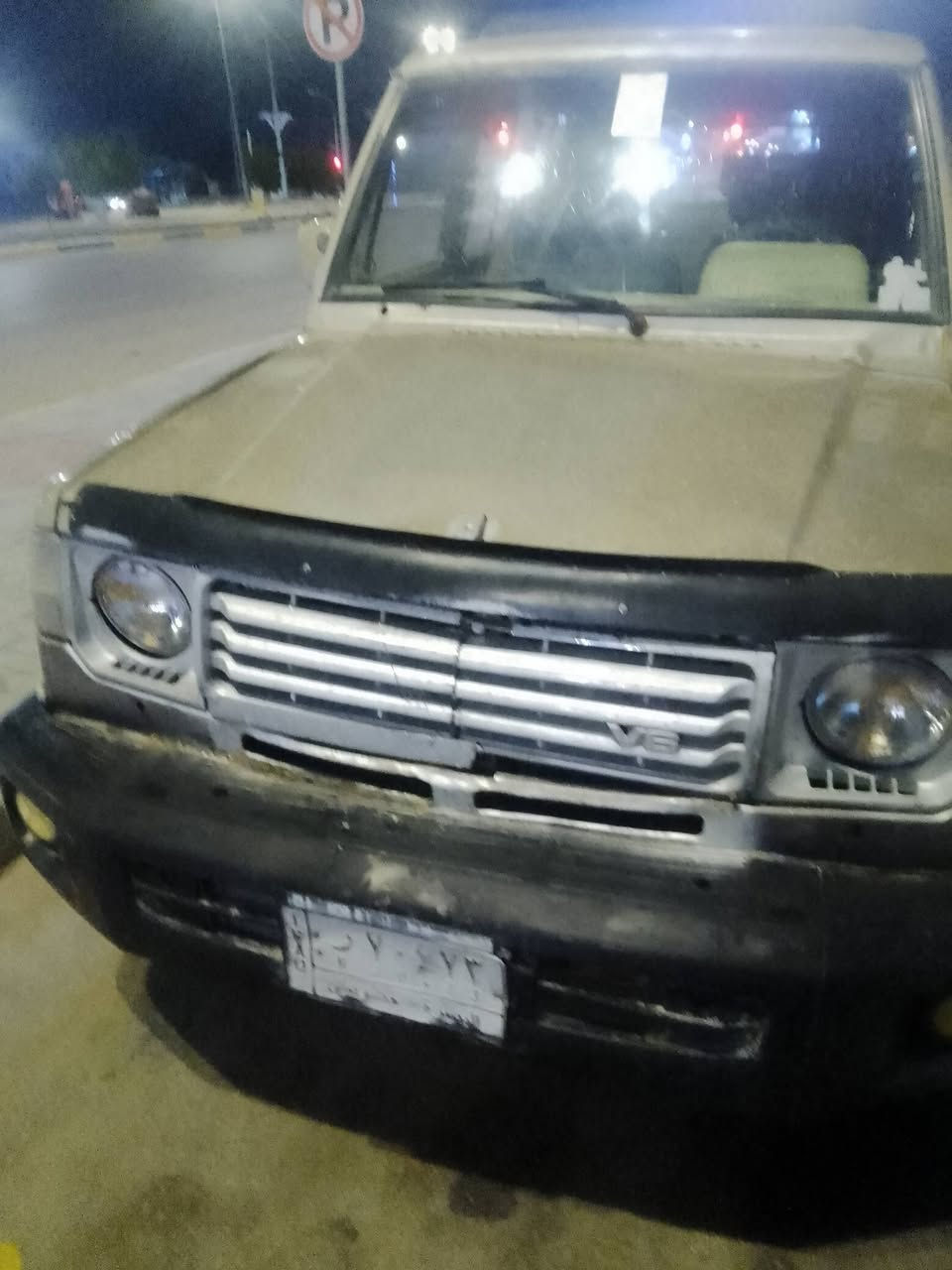 باجيرو موديل 91 ماكينه وقير حداديه كلها جديده اصولي وكاتبكم وين راعي الشرعي رقم بصره بيع مستعجل 35 وبيها مجال والشراي يتصل والمشراي لا يتصل ***********
