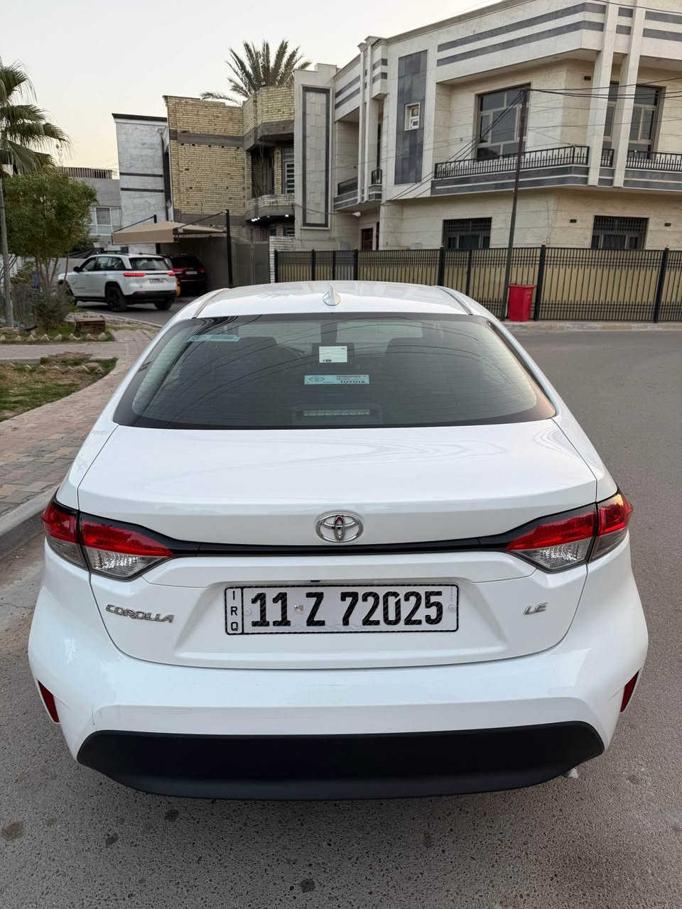 السلام عليكم 
كورلا 2023
وارد امريكي 
فئة Le
رقم بغداد بأسمي 
ماشية 31 الف ميل 
مواصفات Le معروفة 
رادار وتحديد مسار وكامرة اوتو هولد 
توقف ذاتي تحكم ستيرن جهتين 
السيارة كلين تايتل ليبل واحد بدون صبغ بدون تبديل
حادثها تخريب شاشة ومبدلة اصلية 
صور الحادث مرفقة 
مكان السيارة بغداد الدورة شارع مول الحياة 
السعر 180ورقة وبي مجال
*********** بغداد, العراق
