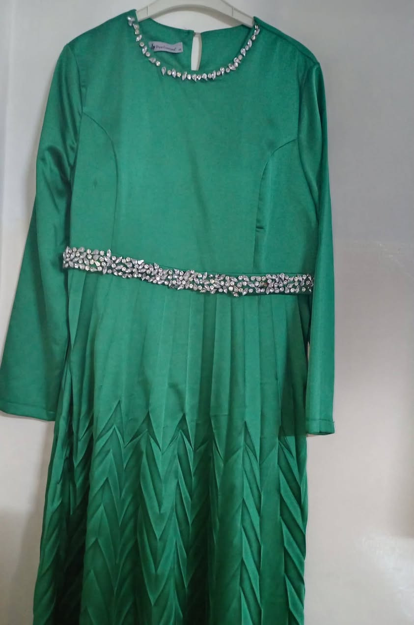 السلام عليكم 

فساتين للبيع 
العسلي قياسو 46
الاخضر قياسو 48
عنوان موصل جانب ايمن حي الهرمات
📍السعر بلاااااااااش


**إذا كنت صاحب هذا الإعلان وتريد حذفه لأي سبب، رجاءا أرسل رسالة إلى الدعم الفني**