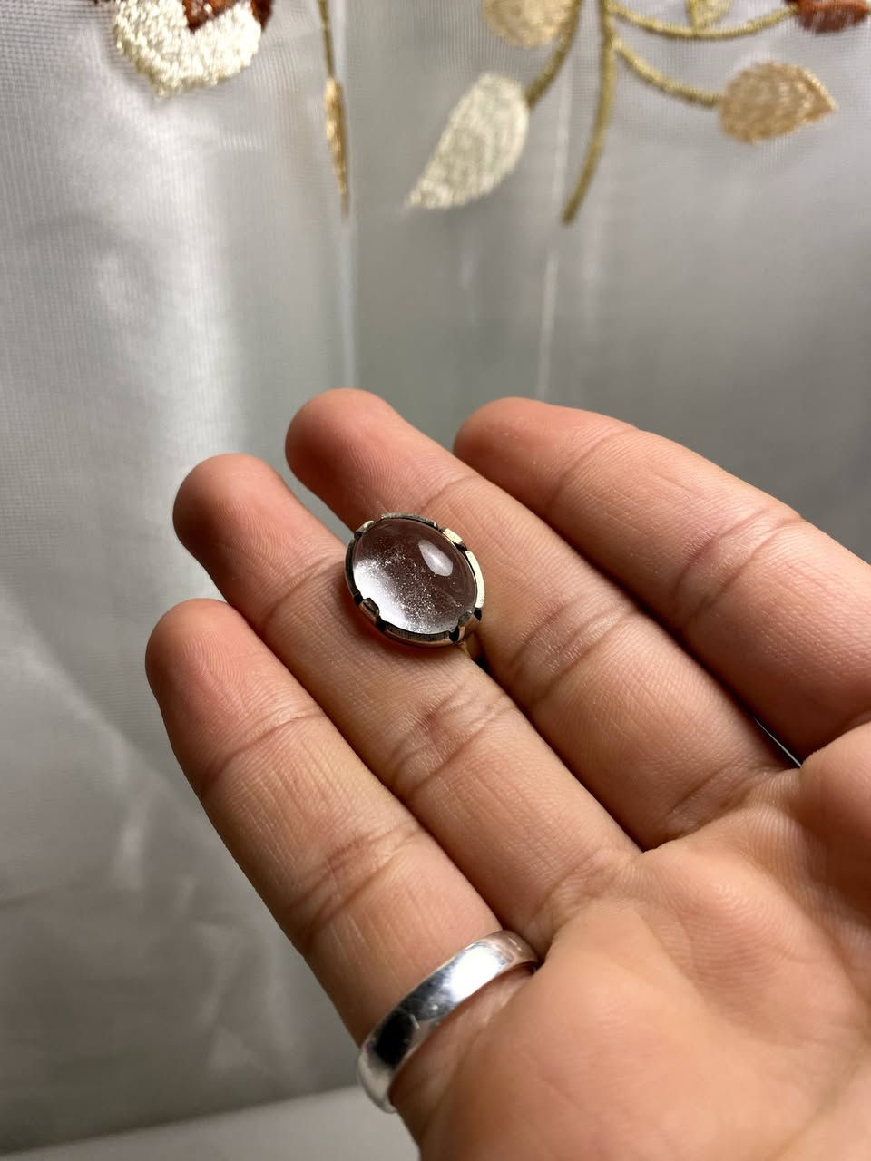 اللهم صل على محمد وآل محمد
خاتم من الدر النجف خام صافي 
مقاس الخاتم 17 مقاس الحجرة 15 ملم 
مصاغ يدوي ملائي ( سيد ضياء )
لمعرفة السعر مراسلة خاص او واتساب *********** 
توصيل جميع محافظات العراق 🚘
