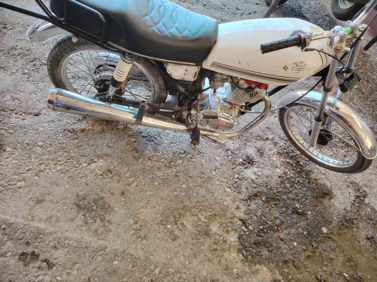 دراجه نامه شلامجه  شاصي موديل 14 غراضهة موديل 25مكينه قبل 5تيام شادهة بعدهة بدهن الشركه دراجه خير من الله كلك كلك البيع او مراوس بسفانه مكاني الرميثه الشراي يتصل عل خاص ماجاوب *********** مراسله واتساب فقط
