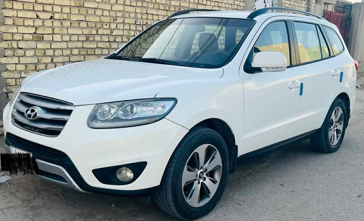 سنتافيه 2012 خليجي
كفاااالة عااااامة
رقم بغداد تحويل ثاني يوم
عدادالمسافة 120 كم
سونار مرفق
شرط كفاله  لاضربه ولا تبديل ولا صبغ
7 راكب 
مكينة 6 سلندر 3500
3 قطع تبريد
ويل 18
مكينة وكير شرط ما مفتوحات ولا تبخير ولا صوت
تبريد ثلج
تخم تاير جديد شاده
كشن كهرباء 
داخل بيجي 
شاشة
كاميرا دوارة
تحكمات استيرن كامل 
فورويل دفع رباعي 4x4 

 السعر 158 وبيه مجال بسيط
***********
***********
