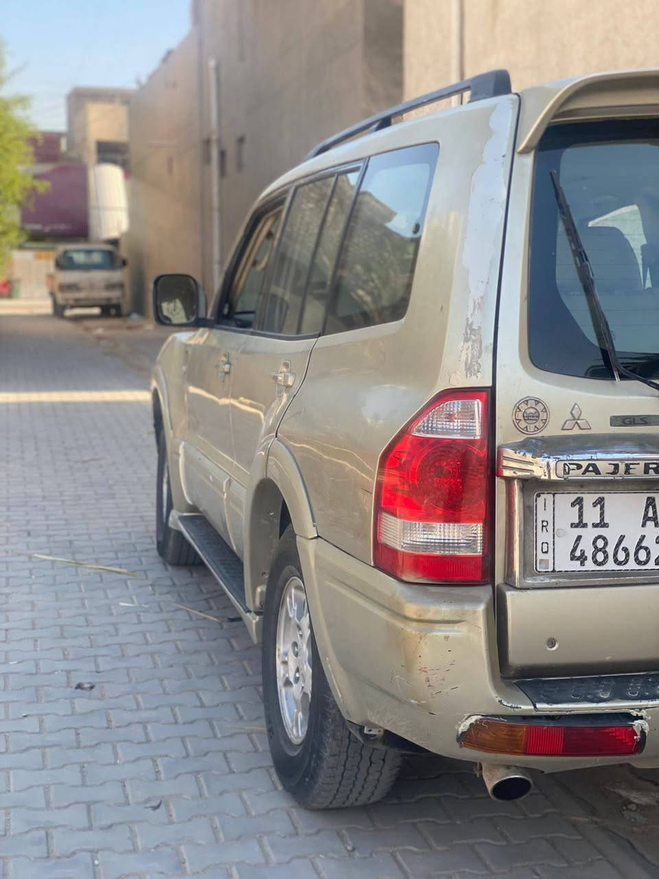 سلام عليكم سياره باجيرو موديل 6بيه جراد شويه السياره جاهزه من كلشي اي نقص ما بيه تخم تاير صدر امي خالفي نضيف كهربيت كله شغاله تبريد 3قطع ويه السويج رقم بغداد باسمي مباشر تحول مكاني بغداد مكينه 3800 صرف عتيادي حلوه حل المكينه 3500يعني صرف طبيعي مكينه 6سندر سعره 72وبيه مجال ال شراي  كلشي موضح بل فديو  هذني رقامي بيهن وتساب ***********.         ***********
