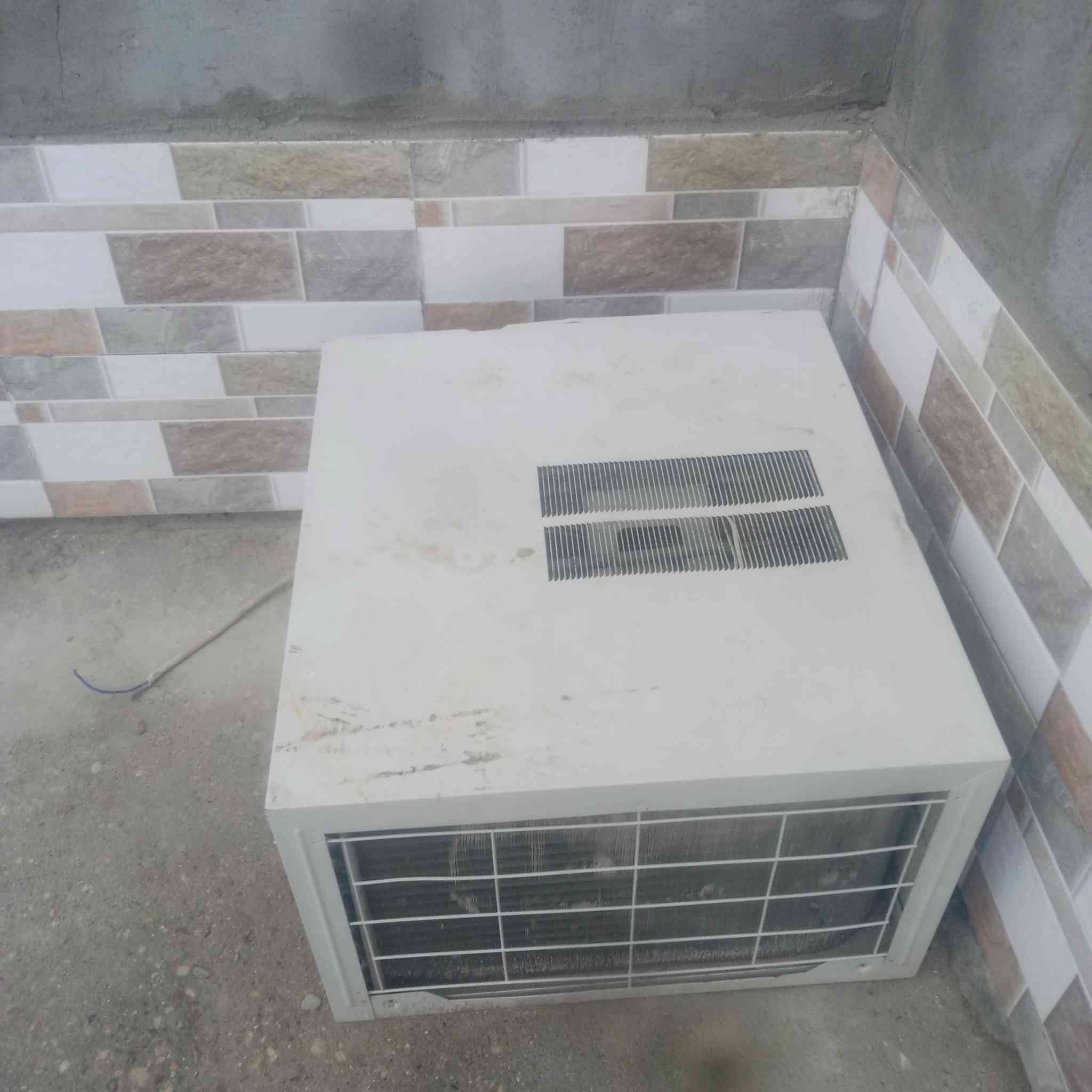 سلام عليكم مكيف 2طن كرفت تبريد ثلج سعر 200لاتصال***********
