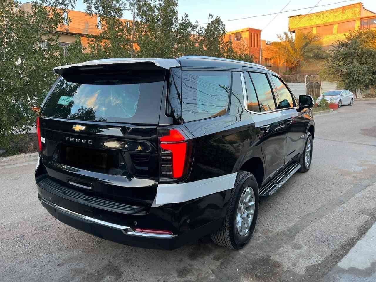 تاهو 2025 Ls خليجي شركة المنصور ام الضمان ماشيه 12000 اخت الزيرو مغلفه ppf باكامل  مواصفات شاشه دجتل كير ستيرن كراسي كهرباء وكرسي هزاز رادار امامي خلفي وجانبي حساس امامي خلفي 5 كامرات ثلاجه 5 بصمات العده والكاعيات بعده ممفتوحه مكاني بغداد الكرخ 
للاتصال ***********
