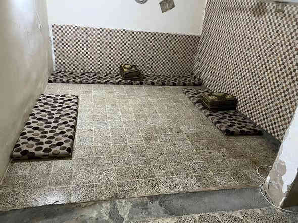 🕋بسم الله الرحمٰن الرحيم 🕋

👋السلام عليكم ورحمة الله وبركاته👋

🏪يعلن مكتب انمار للعقار 

🌐الموقع الانبار/قضاء الفلوجه 

🗾 بيت للبيع 

🌐الموقع الانبار/قضاء الفلوجه 

حي الرساله  قرب جامع علي ابن ابي طالب 

شارع 10م تبليط 

بناء 🚧 طابوق 

📐المساحة 200م 

📄طابو صرف 📄

⚠️ يتكون من طابقين 
♦️استقبال وحديقه 
♦️مطبخ 
♦️صاله 
♦️غرف عدد 3
♦️صحيات 2
♦️ منور 

💲 السعر 125قابل  للتفاوض
علما البيت مستأجر ب 350 الف دينار عراقي 
 
اذا عندك عقار وتريد تبيعه بسرع وقت راسل صفحتنه او راسل الارقام 🧑‍💻

⁉️للاستفسار اكثر مراسله صفحتنا او زياره المكتب انمار للعقار الواقع على شارع 60 شارع السكلات مجاور اسواق الرحمه متوسط مابين تقاطع جامع التقوى وتقاطع العداله او الاتصال على الارقام التاليه

☎️***********☎️كورك 
☎️***********☎️ واتساب  

⁉️اذا كنت تملك عقار وترغب في نشره مراسله صفحتنا او زياره المكتب انمار للعقار او ارسال المعلومات على الواتساب ☎️👆

⁉️الاسعار المعلنه في مكتبنا تحدد من قبل البائع وليس المكتب ونجمع البائع والمشتري وجها لوجه لاتمام عمليه البيع

⁉️متابعه ولايك للصفحه ليصلكم كل ماهو جديد فضلاً وليس أمراً

♥️طابت أوقاتكم بكل خير ♥️
