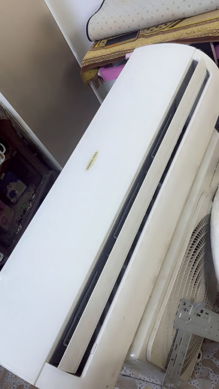 السلام عليكم اخوان سبلت للبيع ثنين طن السبلت بعده جديد مستعمل قليل نظافه 90/100 كامل مكمل غاز مفول وعل فحص تبريده ثلج ☃️❄️🧊 تدفئه نار 🔥🐦‍🔥❤️‍🔥 السبلت راديتراته بعدهن صفر السبلت مغسول وجاهز بس شد مع كامل ملحقاته بواري جديد بل كارتون وايرات قاعده ريمونت السبلت بلادي مكفول من فتحت البرغي 
السبلت تاخذه من باب بيتي وبي ضمان
السعر : 375 وبي مجال كلش بسيط 
للاتصال : ***********
الموقع : بغداد شارع فلسطين
