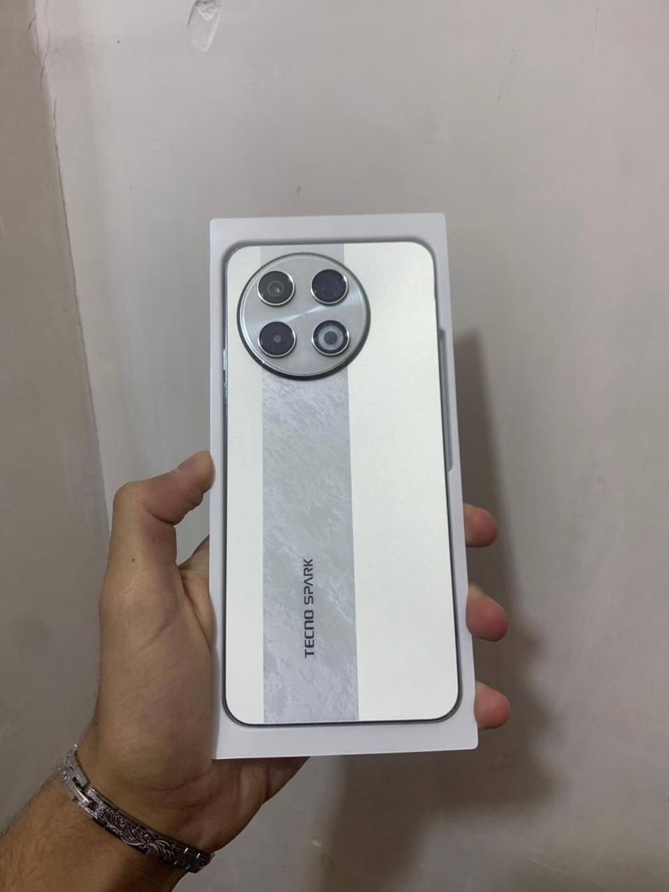 سلام عليكم تلفون للبيع او مراوس بايفون اكس ماكس او ١١ نضيف  
TECNO SPARK 30 Pro
ذاكره256 داخليه16+16 تلفون جديد مصارله فتره من مفتوح من لكارتون كامل ملحقات نضيف كلش قوي بل العاب ببجي٦٠فريم سعر 175وبي مجال قليل مكاني بابل حصوه حي شهداء


**إذا كنت صاحب هذا الإعلان وتريد حذفه لأي سبب، رجاءا أرسل رسالة إلى الدعم الفني**