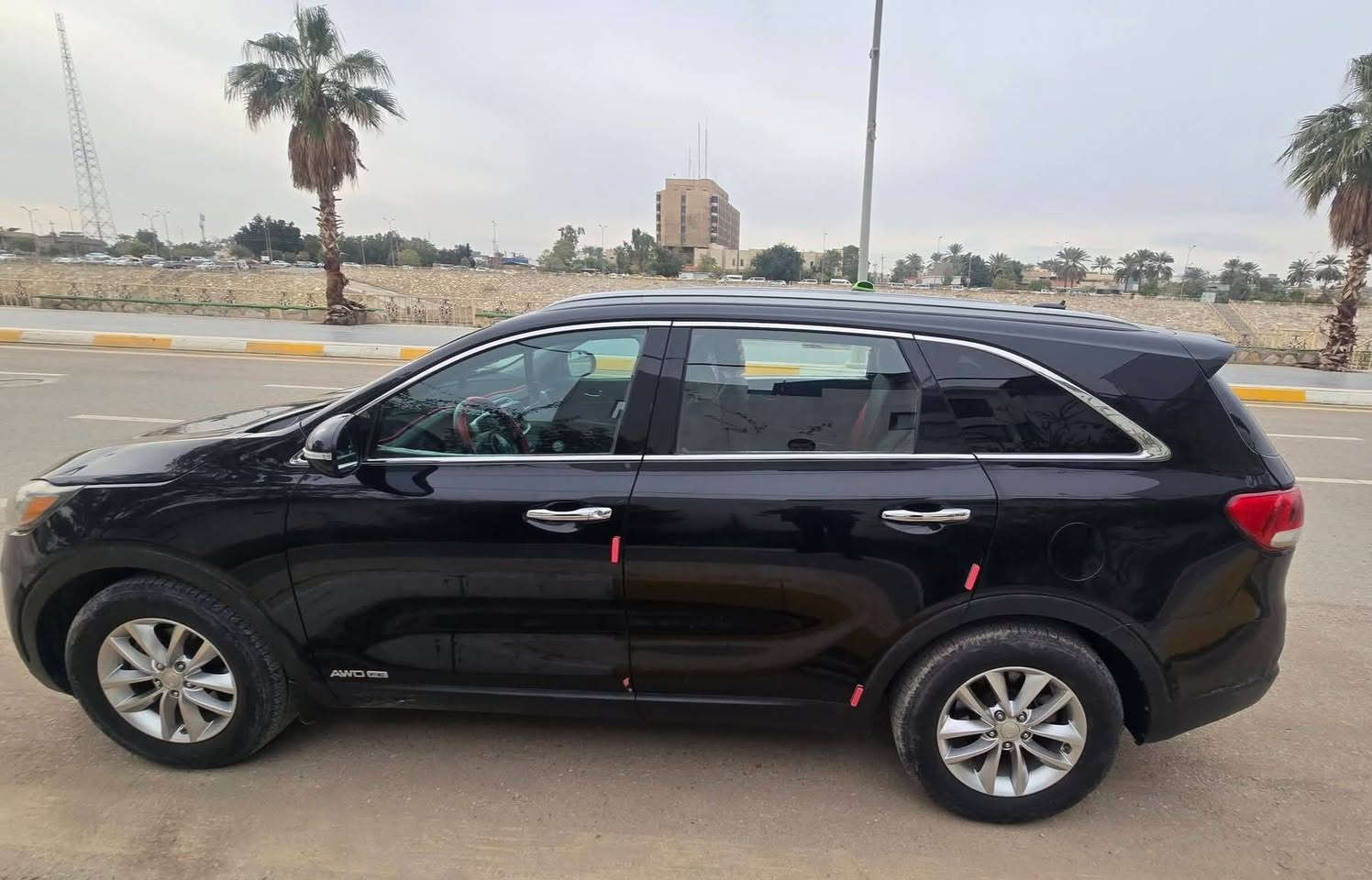 للبيع
سورنتو 2017 وارد امريكي فئة LE
ماشية 52ميل فقط حقيقي 
رقم بغداد الدولي تحويل مباشر 
بيها صبغ بنيد وجنطة وجاملغ السائق 
كير محرك كفالة عامة 
 7 راكب 6 سلندر 
النظافة 100%
السعر 160  
صور الحادث مرفقات 

هاتف ***********
