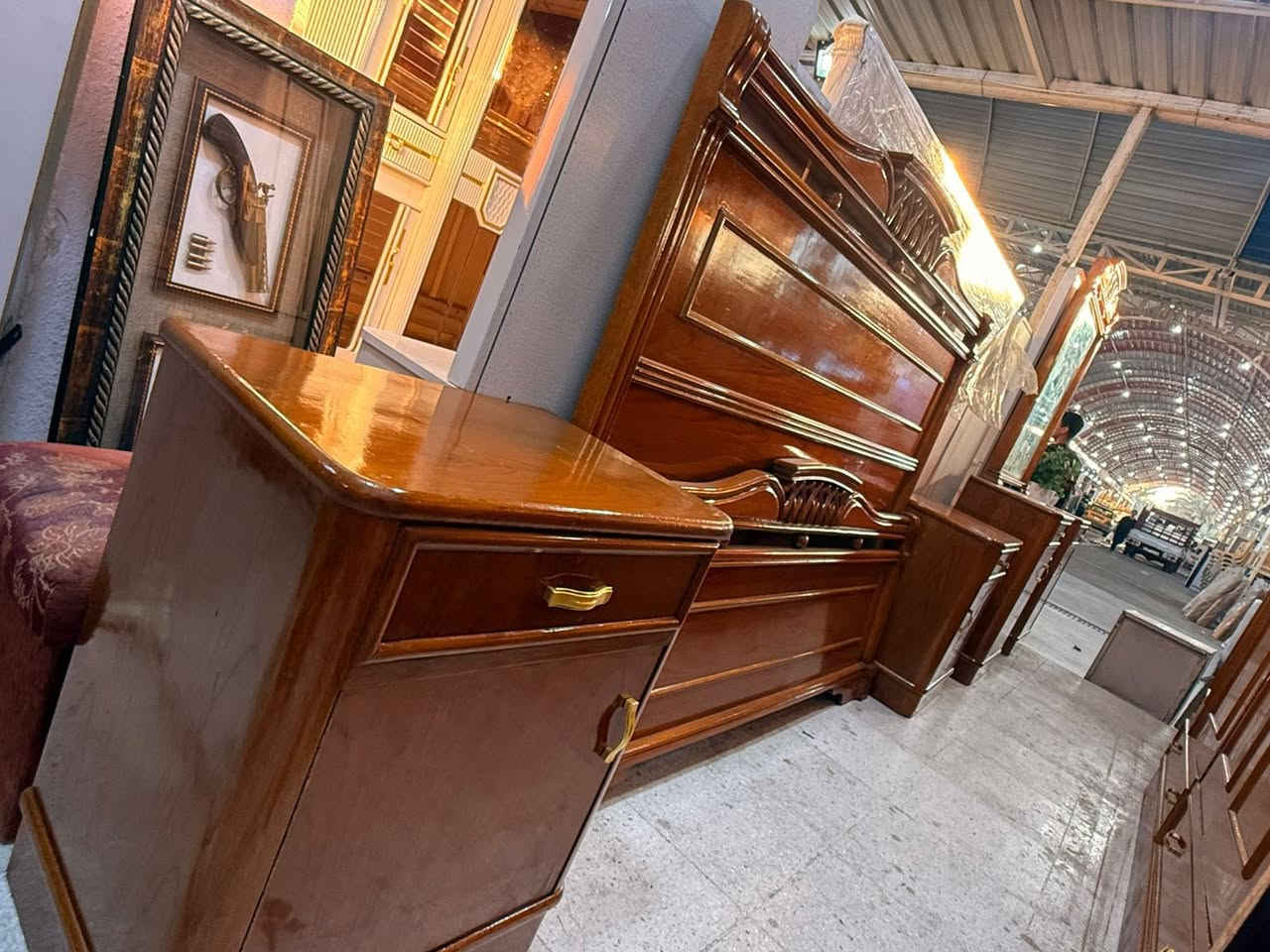 غرفتين صاج داخل وخارج شغل ثكيل 
النقش زان 
النظافة ٩٥   ٪؜
بغداد الجديدة/ مجمع الرحمة التجاري 
للاستفسار/ ***********
