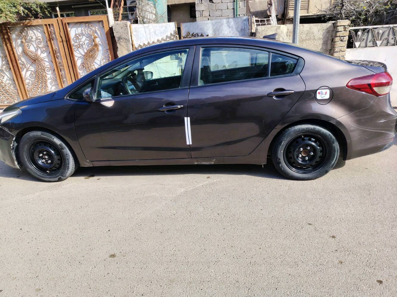 فورتي للبيع 18 ماشيه 141 الف البنيد سبق او جاملق والباب شويه كلير المحرك مفتوح مقفل رواجز او كازكيت بيهه طخات خفيفه مكاني بغداد الدوره ***********