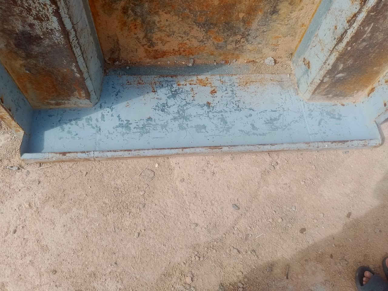 غلاف مال بيكم تك كلشي مابيه الصلي البغدادي نضيف بس بيه جنزار بسماغاسلينه السعر 210 بيه مجال مكاني نجف الاشرف حتاء البطانه وياه وجان به كريز رقم الهاتف ***********
