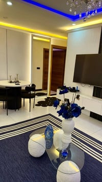 شركة شيك • ميز تلفزيون • ديكور جدران