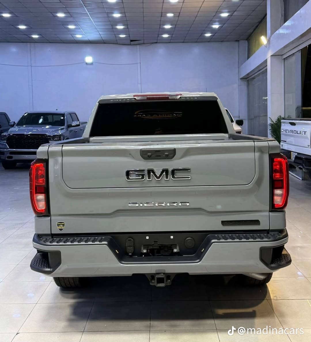 للبيع جمسي سيرا
مديل 24 الفيشن شكل الجديد 
ماشيه 10 الألف ع وضع الشركة 
داخل او خارج شكل جديد 
تضلل سنويه 
لون مميز سمنتي 
حادث جاملغ او بنيد بدون دواخل 
مكينه 2.7 تيربو 🚀
كير 10 نمر 
السعر 385 
***********
***********
مكاني بغداد 
غير متواجد ع فيس
