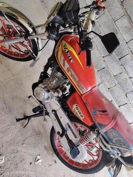 سالسلام عليكم
سيفان 24

باب اول وزن ثقيل

منفيس موجود سويجات2 تشقيل عن بعد 

محرك شرط ما مفتوح ناشط فول نزانه فول 

كهربائيات كلها شغالة وضع شركه 

مكان القيارة ‏‪***********‬‏ مطور جديد زيرو
