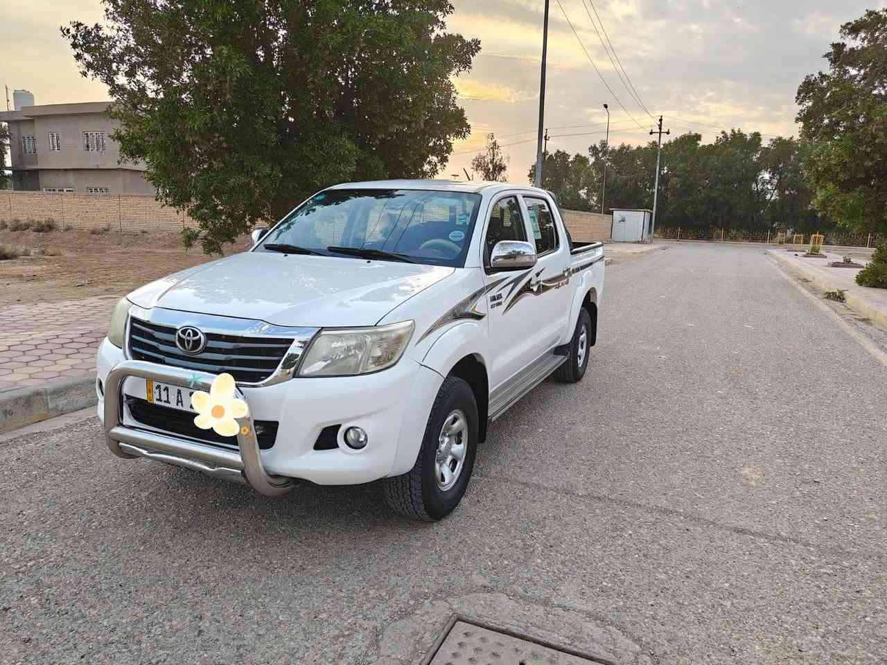 ٢٠١٥ فورويل بانزين كير اوتماتيك   مكفوله من الصبغ والتبديل بيها باردات ماشيه ١٨٧ مكينه شرط لاتنقيص ولاتبخير حداديه جديده قبل اسبوع مسويها تخم تاير رقم بغداد باسمي شخصيا هزه جديده سنويه جديده لل٢٠٣١ رقم انكليزي السعر ٢٢٢ وبيه مجال المكان كوت للاستفسار *********** الحال, واسط
