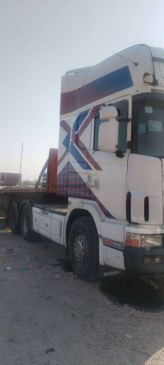 سلام عليكم سكانيه موديل 2000 مكينه ٨لا تنقيص ولا تبخير السياره سنكل مزوج جوبلس مامي شاصي مبطن بلادي 180 وبيه مجال قليل بس راس ***********
