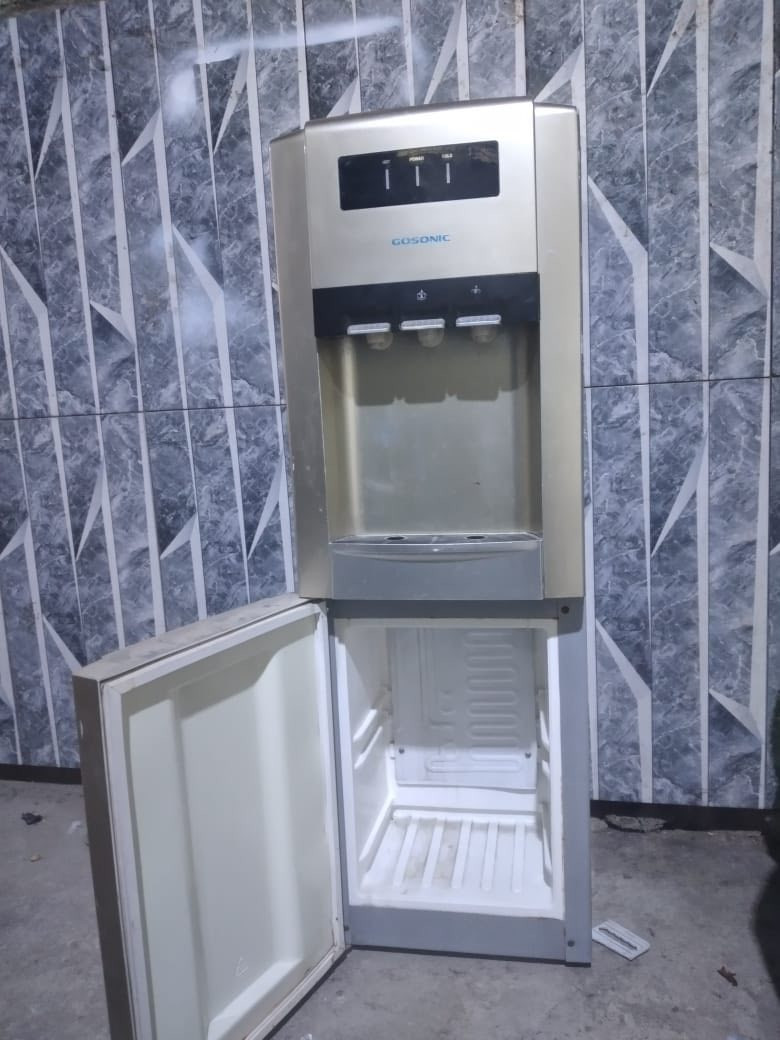 المكينه 40 قفلها 
البراد 35
الصوبه الحمره 15 
الصوبات ام الفحم الوحده على 40 قفل 
المكان بغداد سكينه الزراعي متوفر توصيل بكروه 
للاستفسار اكثر الاتصال برقم 
***********
