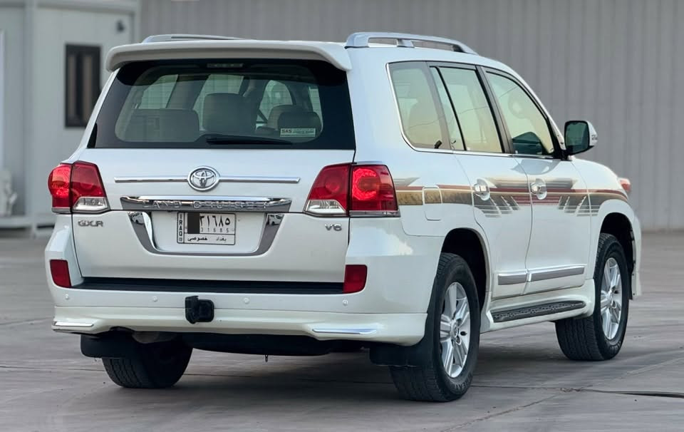 🚘 LAND CRUISER G.XR 🚘
تويوتا لاندكروزر مديل 2012 بريم اصلي محرك 6 سلندر فول مواصفات بصمة. فتحة. طفاية حريق. 3 قطع تبريد. مناخ منفصل. تحديد مسار. مثبت سرعة. مانع انزلاق. فورويل. مقاعد كهرباء. مري كهرباء. حساسات امامي + خلفي. نقطة عمياء + مواصفاته آخرى 
السعر : 29.000$
للأتصال : ***********
العنوان : بغداد البياع
