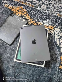 آيباد ١١ برو • ٢٥٦ جيجا • بطارية ٨٨٪