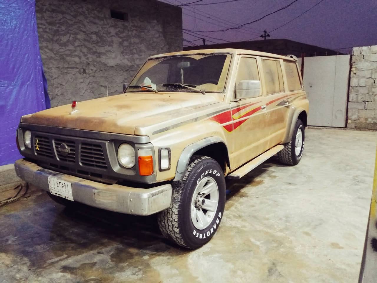 نيسان للبيع جديده ومابيهه نقض  
***********
