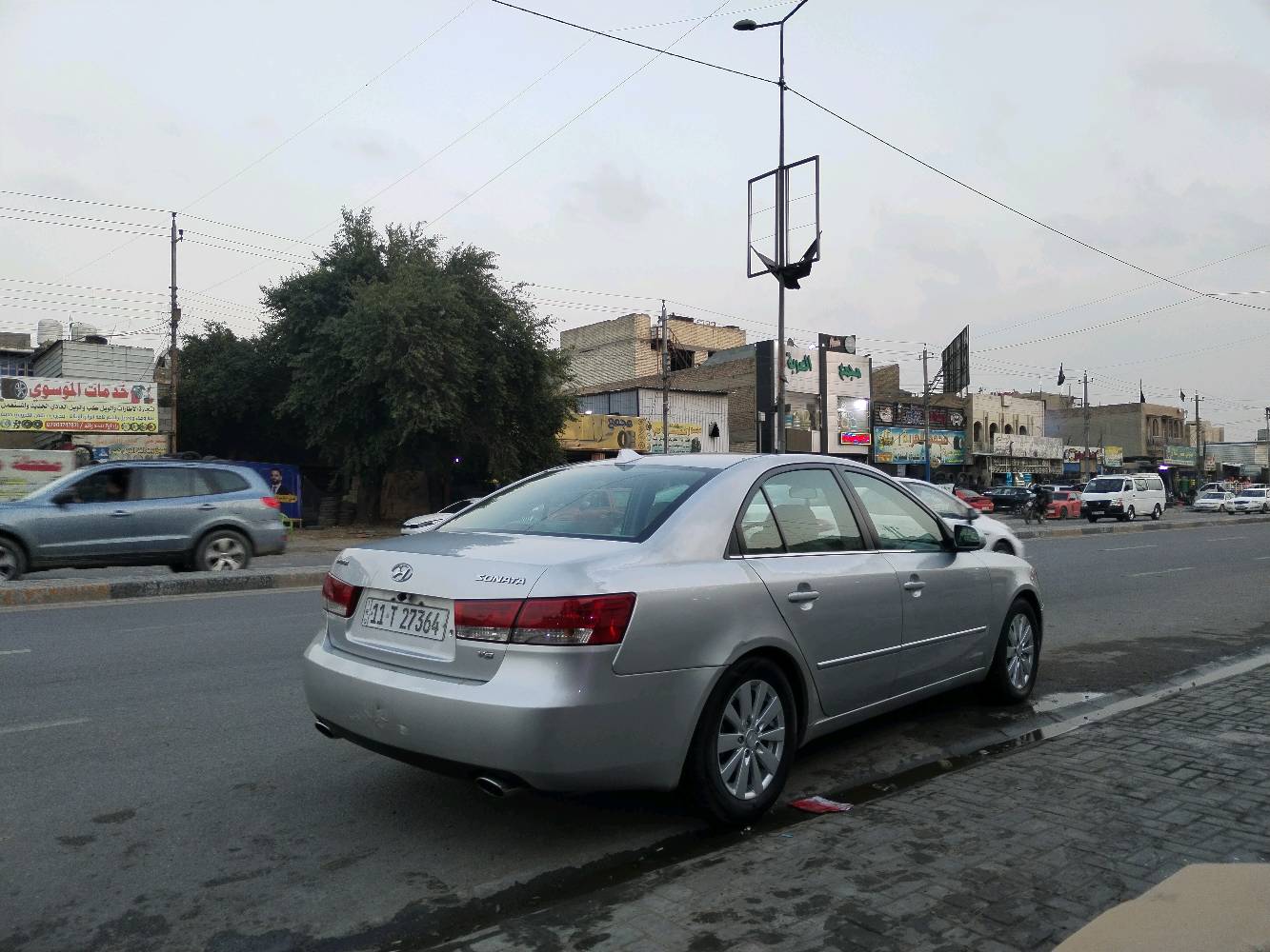 السلام عليكم ✋
SONATAللبيع🚗.....
موديل 2006....... 
وارد امريكي 🇺🇸.......
رقم بغداد دولي بسمي......
مكينه وكير مكفولات.....
3300 V6🚀.......
تحكم ستيرن......
مقاعد قماش........
دبل صالنصه.......
سبير دولي زيرو......
سيارة كلين.....
بس بيه صبغ حزام أثر جراد.......
شاشه اندرويد.....
تبريد ثلج ❄️........
عداد سرعة 260🚀.......
دوسة مختومه من SONATA....
ويل كب اصلي........
صالنصه كروم..........
دشبول جلد.......
سيارة جاهزة......
💰السعر 93 وبيه مجال بسيط.....
📍مكان بغداد حي العامل شارع ٧ نيسان
☎️رقم الهاتف *********** واتس✅
