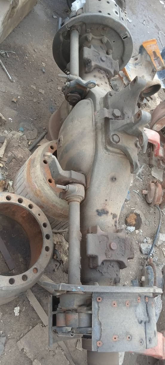 للبيع اكسلات مامي وخلفي مع كاردن مع  فلنجات مع هاف شفت ***********
