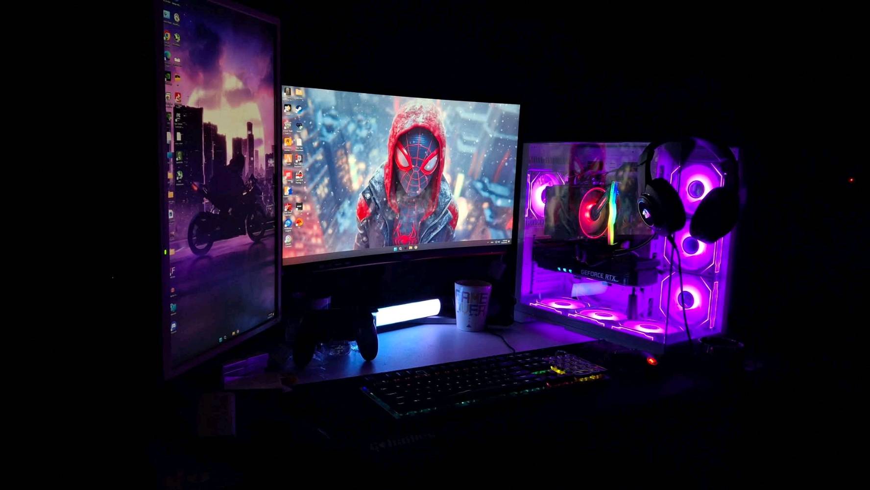 هذا جهاز كمبيوتر مخصص للجيمينج للبيع. الكارت الشاشة هو NVIDIA GeForce RTX 3070 Ti والمعالج AMD Ryzen 5 5600X، مع رام بحجم 16GB DDR4 وبورد B450M Pro Max 2. الشاشة الأساسية من نوع AOC مع تردد 244Hz ودقة 2K، أما الشاشة الثانية ترددها 75Hz. يجي الجهاز مع كيبورد وماوس وسماعات ريد دراكون، بالإضافة إلى UPS. المكان بغداد والسعر مليون وربع قابل للتفاوض.