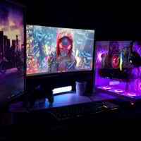 هذا جهاز كمبيوتر مخصص للجيمينج للبيع. الكارت الشاشة هو NVIDIA GeForce ...