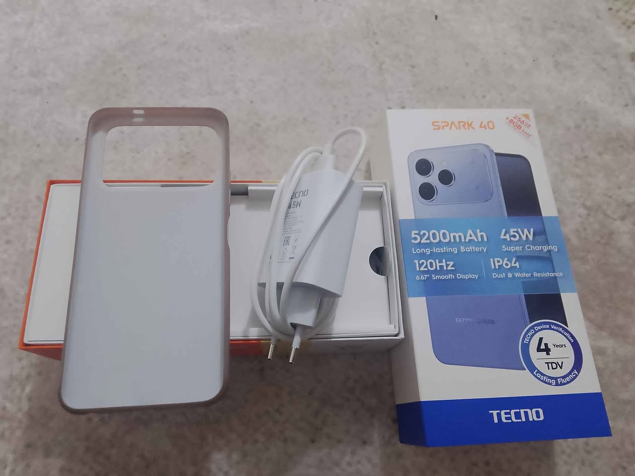 Techno Spark 40 
شبيه ايفون 17 جهاز استخدام اقل الشهر جديد كلش نضافه 100% كامل ملحقات كفر شاحنه اصليه و الكارتون وكرت الضمان السعر 120 الف تواصل خاص او وتساب *********** ناصرية, ذي قار
