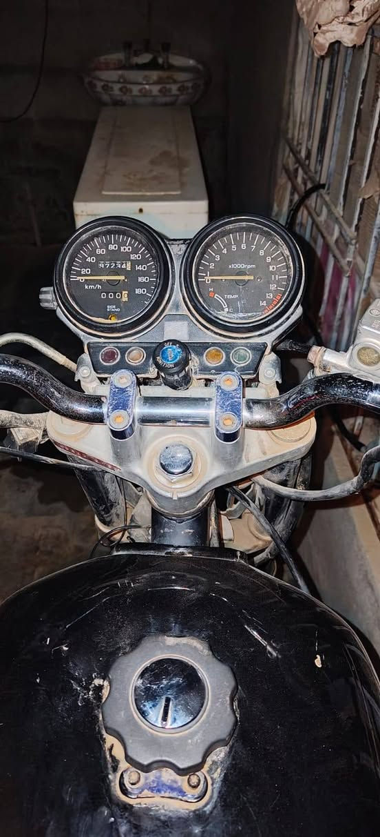 ماطور بطح مراوس او بيع هونده cb r 400 الماطور صار شهرين مامشغله  منفيس كامل ابيع هيج يحتاج باتري


**إذا كنت صاحب هذا الإعلان وتريد حذفه لأي سبب، رجاءا أرسل رسالة إلى الدعم الفني**