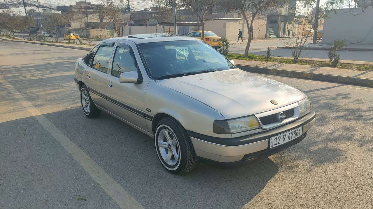 السلام عليكم فكترا حجم 18اصلي سنويتها ل 2030.هزه جديدة كابون بانزين موجود كير مكينة شرط مكينة مال گصة طخم تواير جديد سلايت صبغ سقف جماليه دوائر ودوسات ما مصلحه داير واحد مصلح كهربائيّات كلها شغاله سيارة بلا ضرر باقي التفاصيل ع اتصال العنوان جانب الايمن رقم الهاتف ***********
