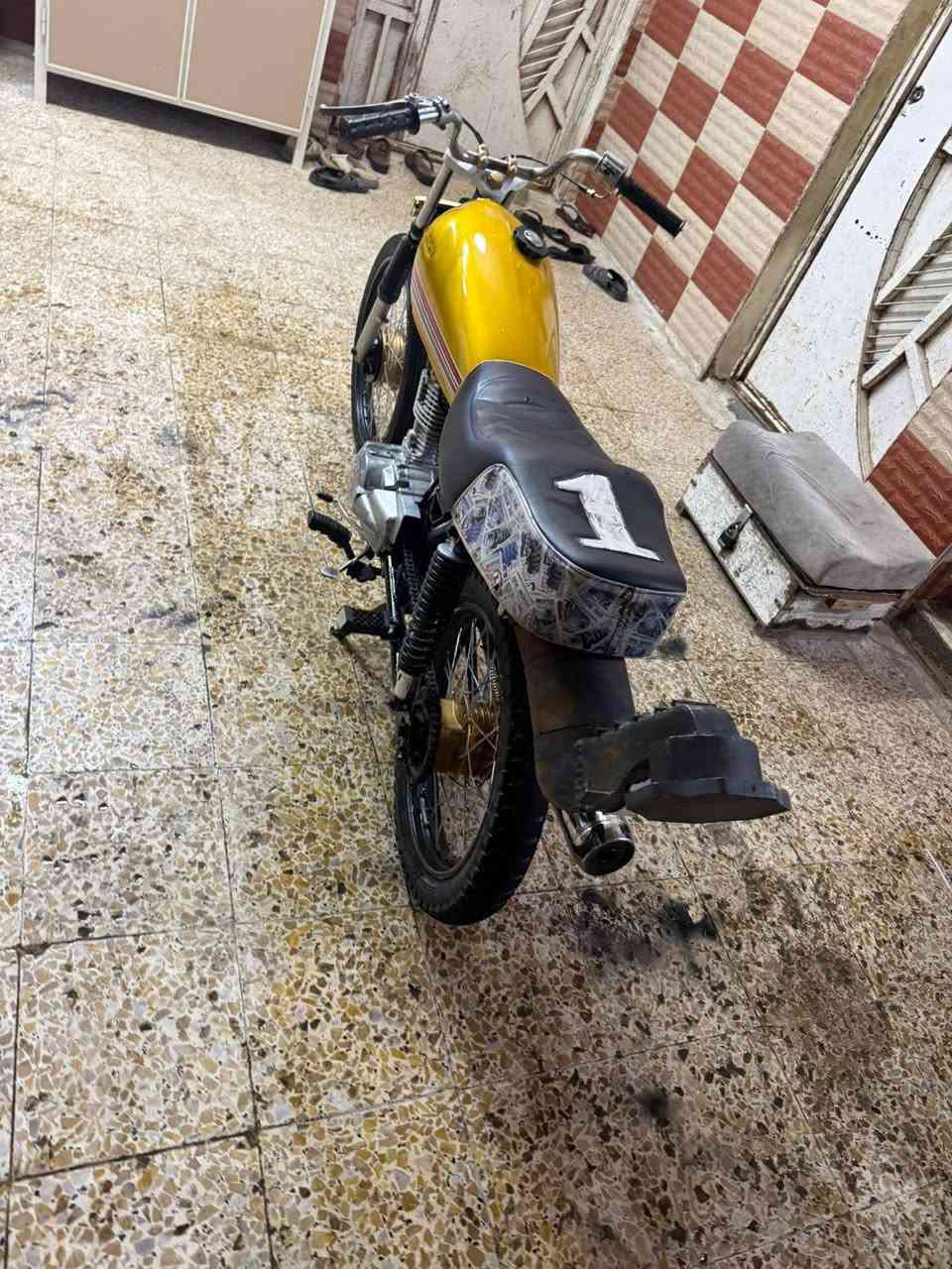 سلام عليكم دراجه ايراني لبيع مكينه نيرجي ادوات ادوات السعر 450وبيه مجال قليل دبلات جدد مانقصه برغي لاتنضح ولا تبخر ولاتنقص شلعه ومعدك شك الكاع مكاني بصره نواب الضباط مقابل مستشفى العسكري رقمي ***********,
