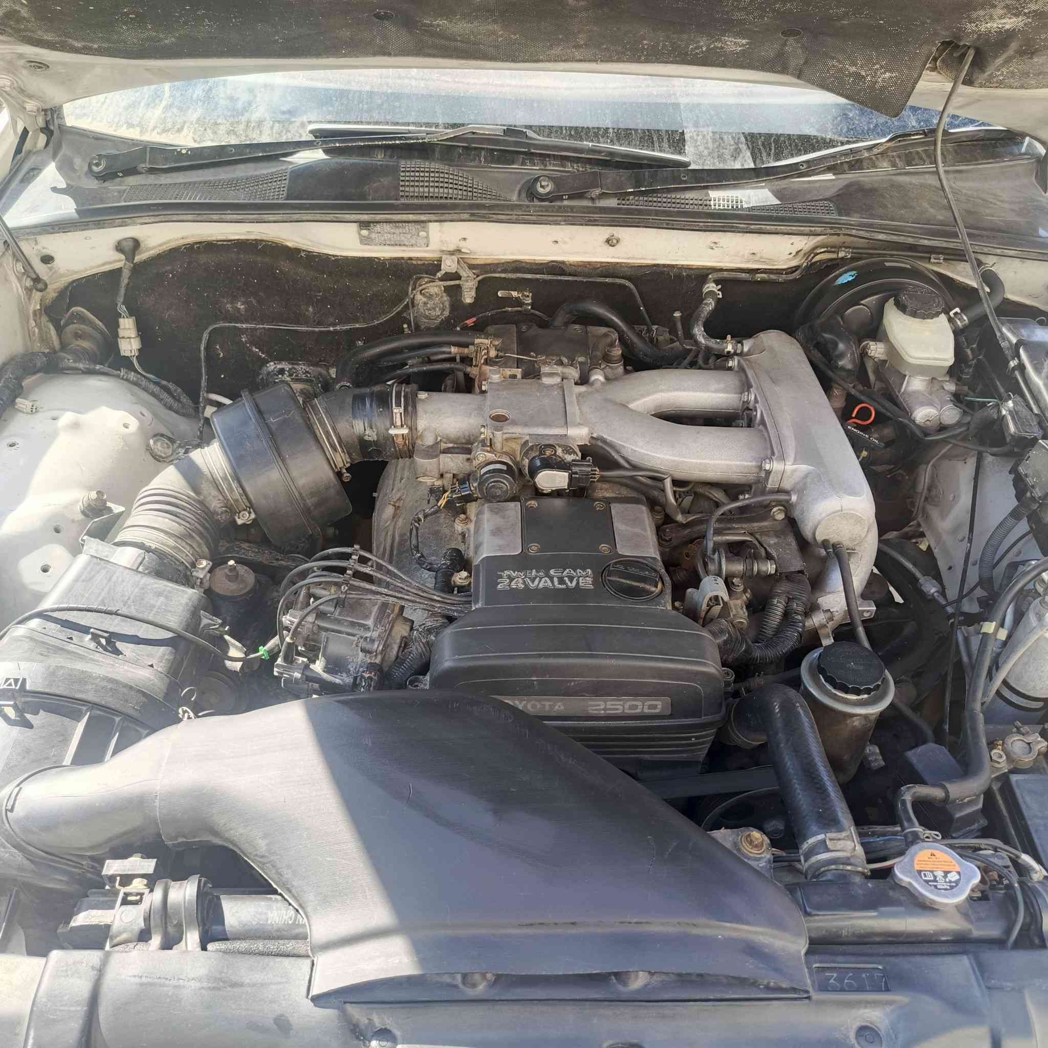 سلام عليكم
تويوتا كراون بطه موديل1994 منفصل رقم الانبار  مشروع وطني سنويه ال30 شرط التحويل. مكفوله من الكص والنقل والعيب الشرعي. محرك  2500 بطه  مكفوله كير ومكينه 
منضومه زنون كهربائيات كلها شغاله سياره بلاديه بيها بارد شبر  تراي وين مايعجبك مكاني واسط قضاء الحي 73   بيها مجال 
*********** اتصل وتدلل
