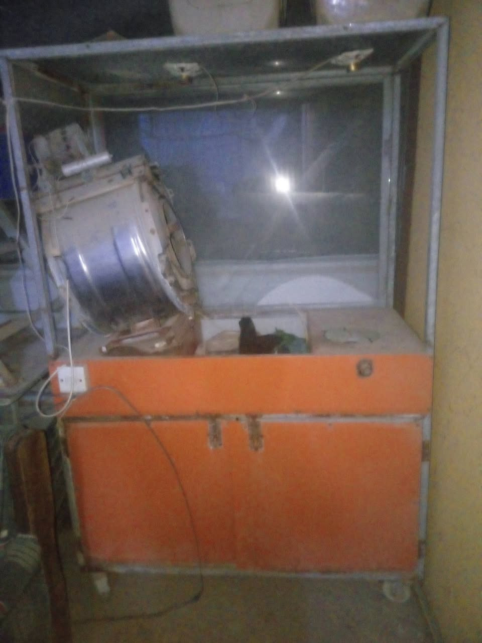 سلام عليكم مكينه حب 200 مكينه لحم 250 فيشه مال لعب 150مكاني بغداد الطارميه الإتصال ***********
