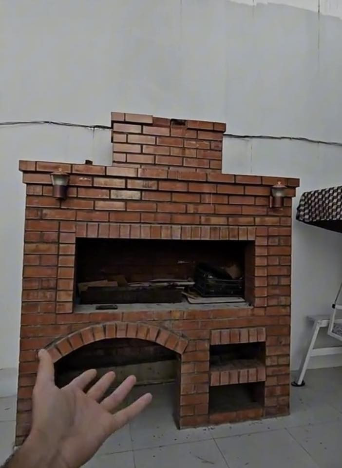 لام عليكم🌹
دار للبيع💒شوراو 425م
 خلف الشارع الفرعوني (سقف مغربي ؛ غرفة استقبال كبيره ؛+هول يطل على الحديقه ببابين زجاجيين تصميم عصري حديث ؛ 4غرف نوم 
؛wcمعزل pvcبتواجد منزع واسع; كراج يتسع لسيارات عدد3؛ نظام دكت مركزي) 
 منطقه راقيه وهادئه وتتميز بتواجد البيوت ذات الهندسيه العاليه 
العنوان شوراو -فرع المجاور لمركز اسيا سيل مقابل مستشفى شوراو ومطعم bigmama 
#للاستفسار على الرقم***********
