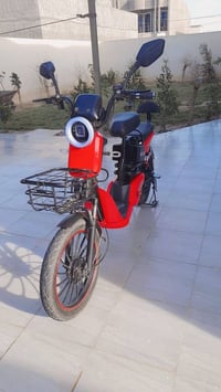 دراجه شحن للبيع مستخدمه لمدة شهر واحد فقط جديده سعرها 400 الف للاستفسا...